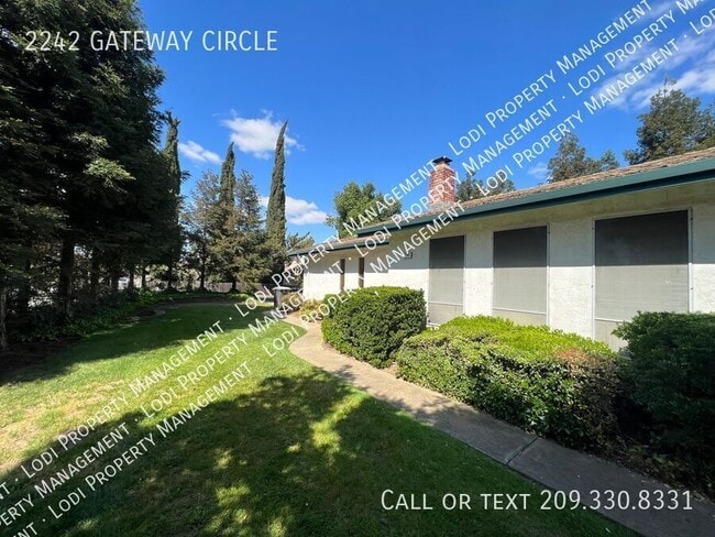 Building Photo - 2242 Gateway Cir