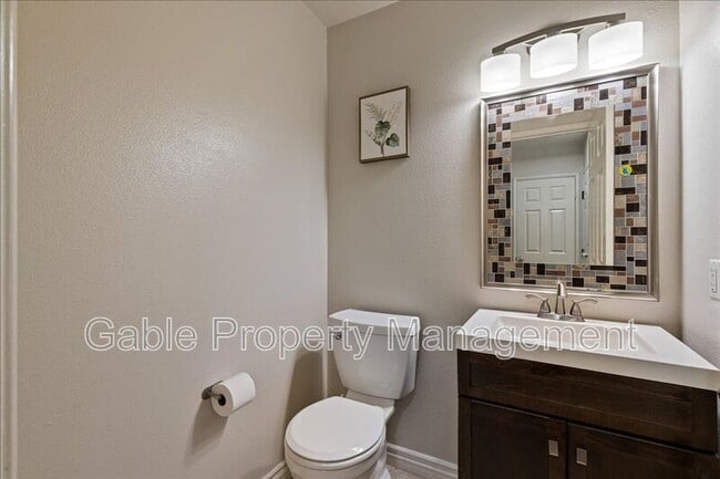 Building Photo - 24136 Victoria Ln