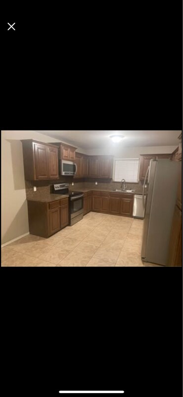 Building Photo - 302 W Cottonwood Ave