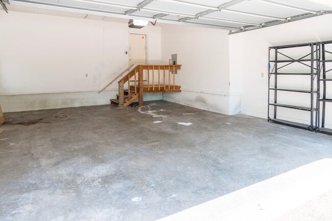 Building Photo - Charming 3 Bedroom, 2 Bathroom home near Lake Coronado! Call 501-922-9997 to set up a showing today!