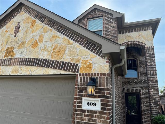 Building Photo - 209 Red Hawk Pl