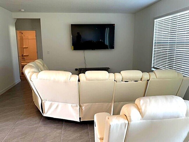 Building Photo - 3440 Ivy Holw Dr