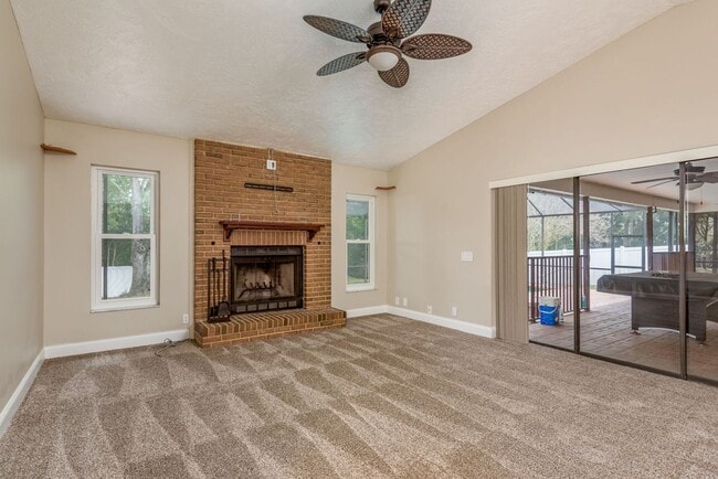 Building Photo - Pool Home Near Florida Beaches