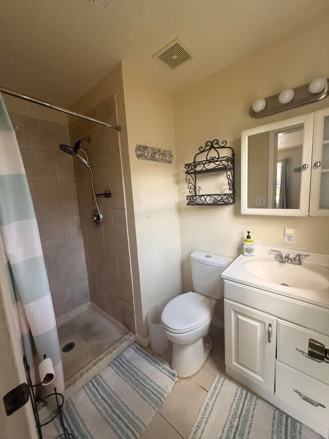 Building Photo - 1881 SE Manth Ln