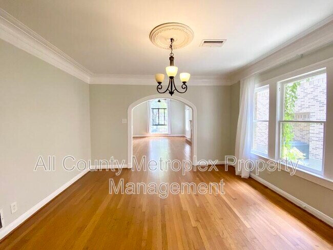 Building Photo - 5253 Monticello Ave