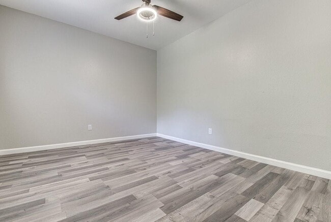 Building Photo - 5203 Bogey Ct