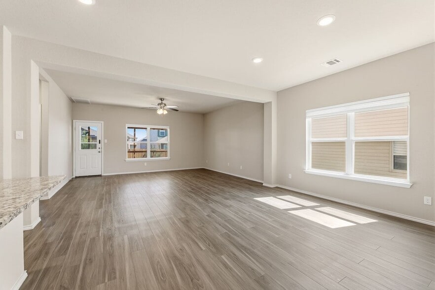 Building Photo - 513 Chelson Hunt