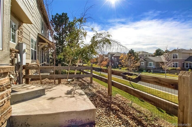 Building Photo - Stunning 3 bedroom townhome!