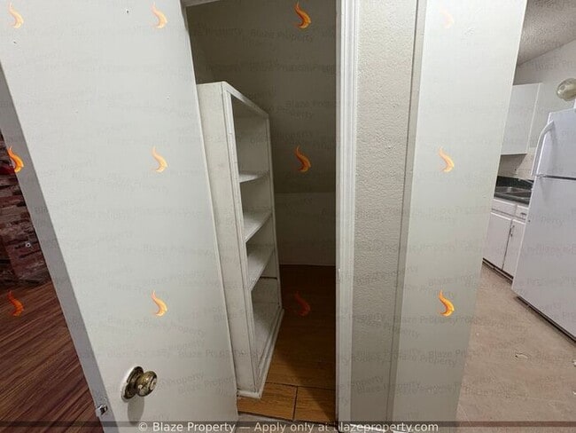 Building Photo - NOW LEASING : 3 Bed 2.5 Bath Townhouses