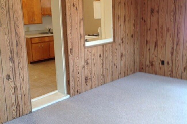 Building Photo - Coming soon:  2 Bed 1 Bath Home