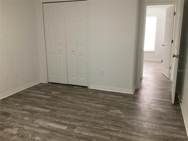 Building Photo - 974 Derbyshire Dr