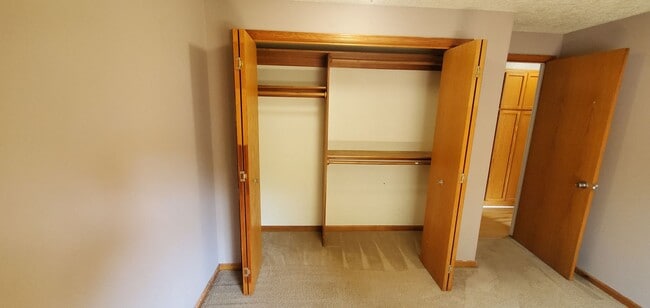 Building Photo - Three Bedroom w/ a Large Bonus Room on a C...