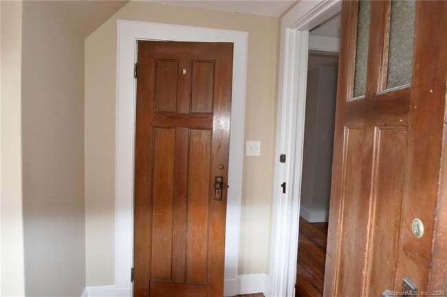 Building Photo - 809 Whitney Ave