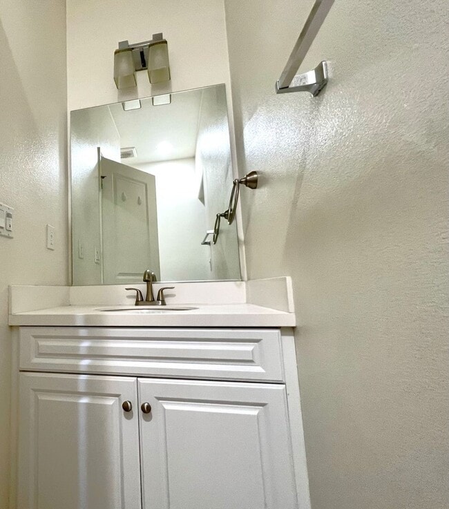 Building Photo - Beautiful 4 Bedroom Condominium with Attached Garage Located in Gated Community of Eastvale