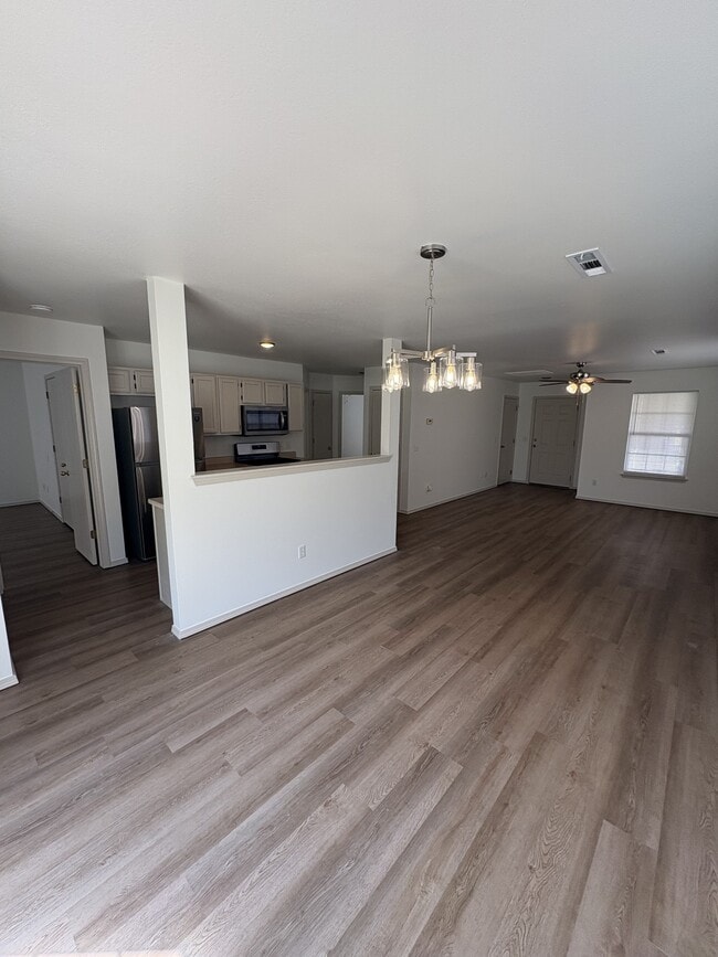 Building Photo - 601 Cedarbrook Ct