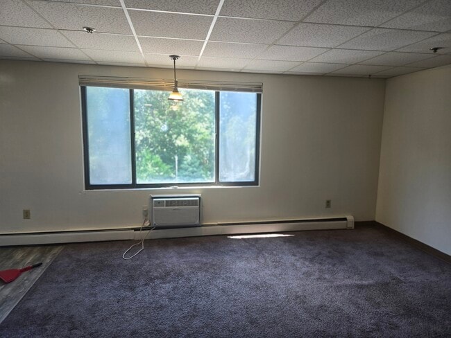 Building Photo - 90 Sutton St