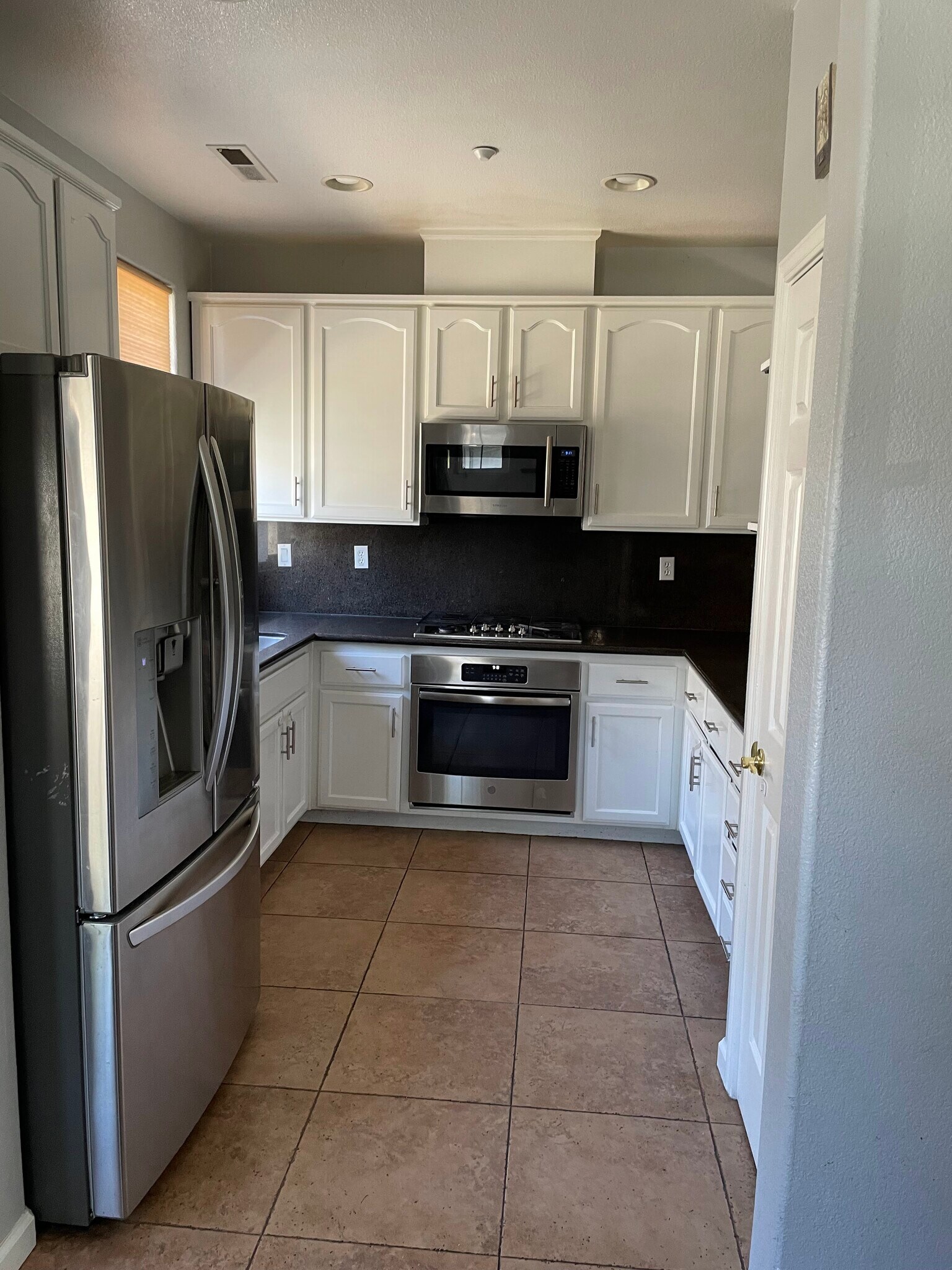 Building Photo - 3572 Shadowbrook Ter