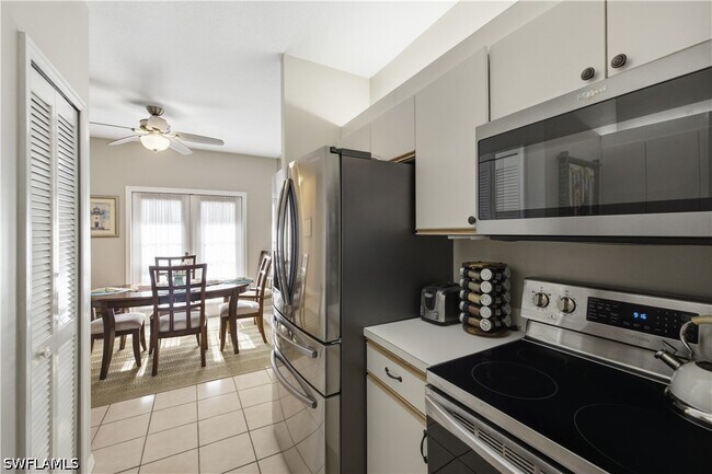 Building Photo - 7054 Barrington Cir