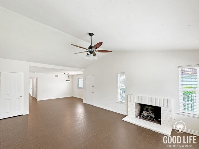 Building Photo - Spacious 3BR/2BA Home with 2-Car Garage in Lake Forest, CA – Great Location