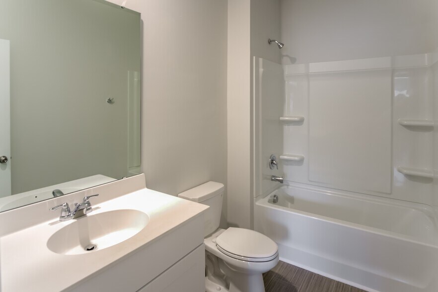 Building Photo - 351 Hillwood Ct