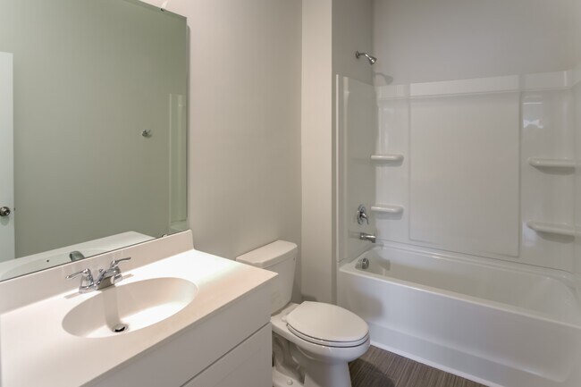 Building Photo - 205 Cypress Tree Lp