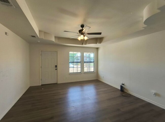 Building Photo - BEAUTIFUL, newly built 3 bedroom, 2 bath home AVAILABLE NOW!