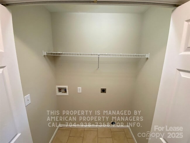 Building Photo - 411 Gay St