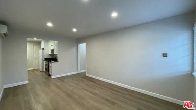 Building Photo - 4110 Ocean View Blvd