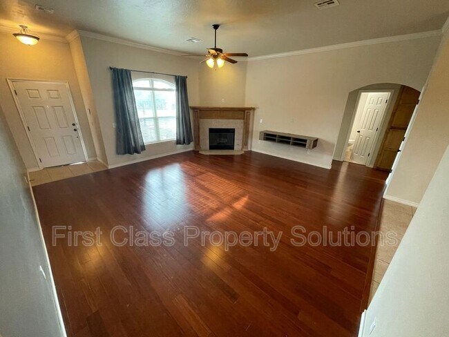 Building Photo - 2265 Blue Jay Dr