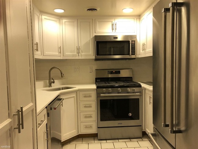 Building Photo - 606 Cooper Landing Rd