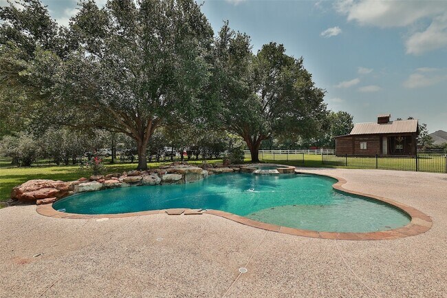 Building Photo - 19907 Stone Lake Cir