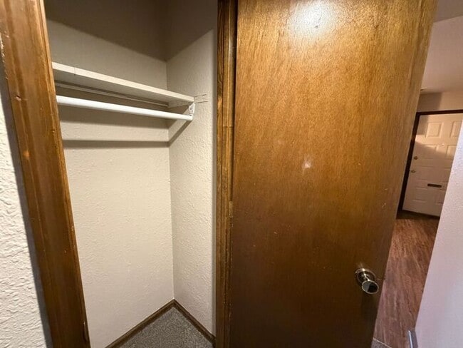 Building Photo - Townhome with a Bedroom Balcony Overlooking Lake Tapawingo
