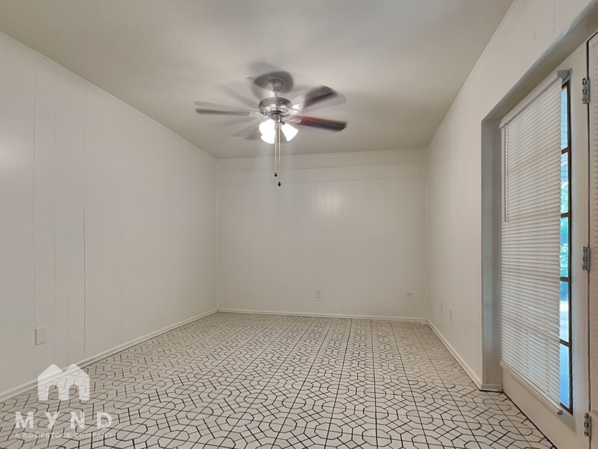 Building Photo - 605 Thompson Dr