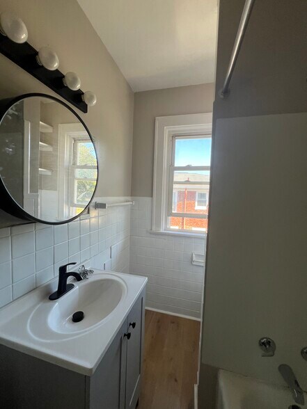 Building Photo - 2310 Indian Mound Ave