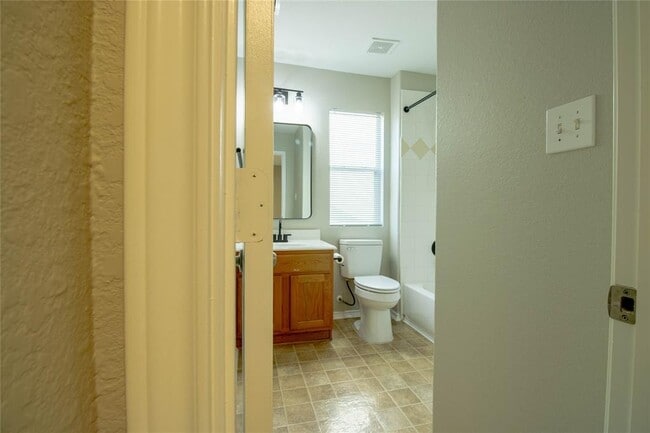 Building Photo - 16727 Libson Falls Dr