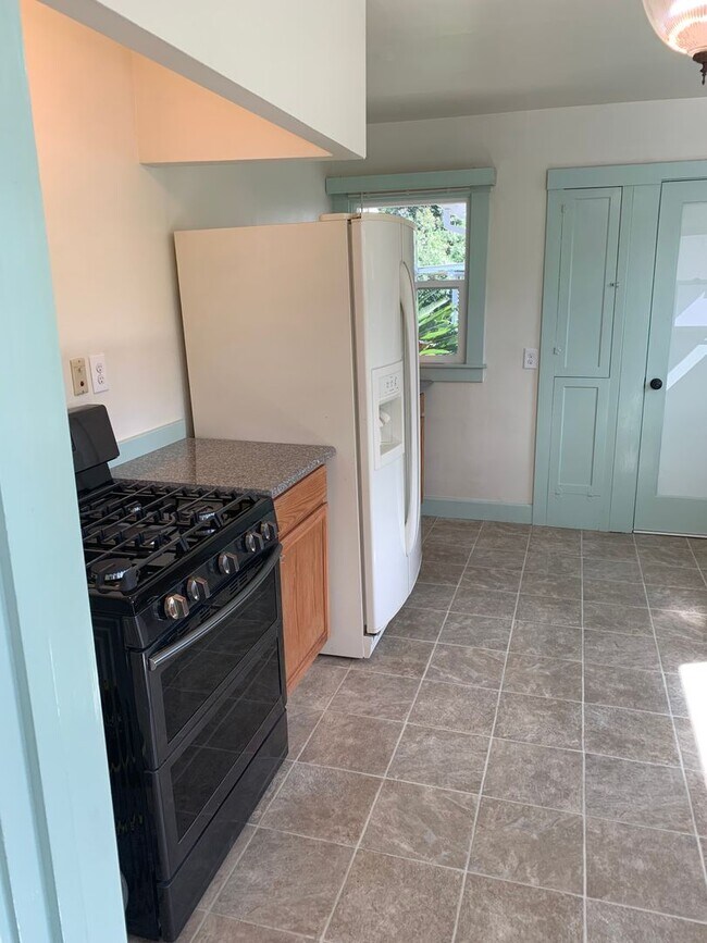 Building Photo - Memorial Hospital 2 bedroom 2 bathroom hom...