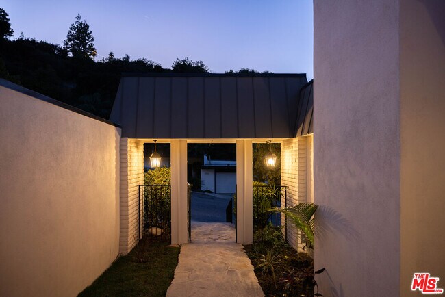 Building Photo - 3546 Weslin Ave