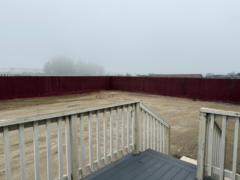 Building Photo - 819 Dianne Dr