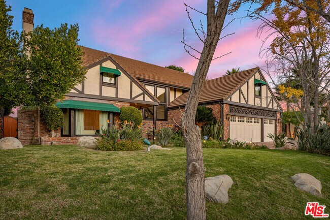 Building Photo - 3722 Alonzo Ave