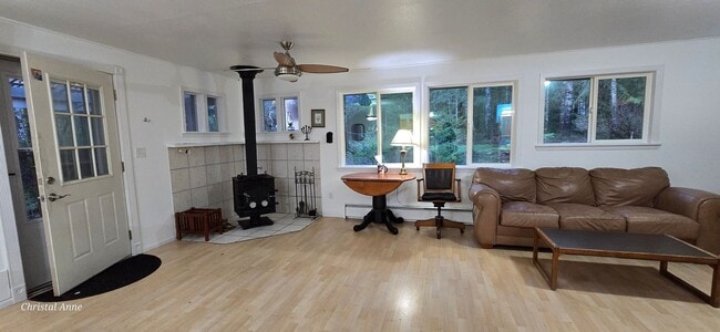 Building Photo - 2 Bedroom in Lake Cushman