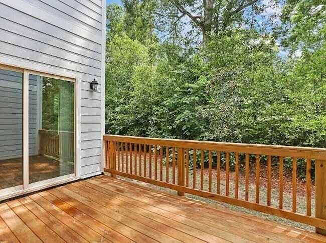 Building Photo - 1829 Lynwood Ln