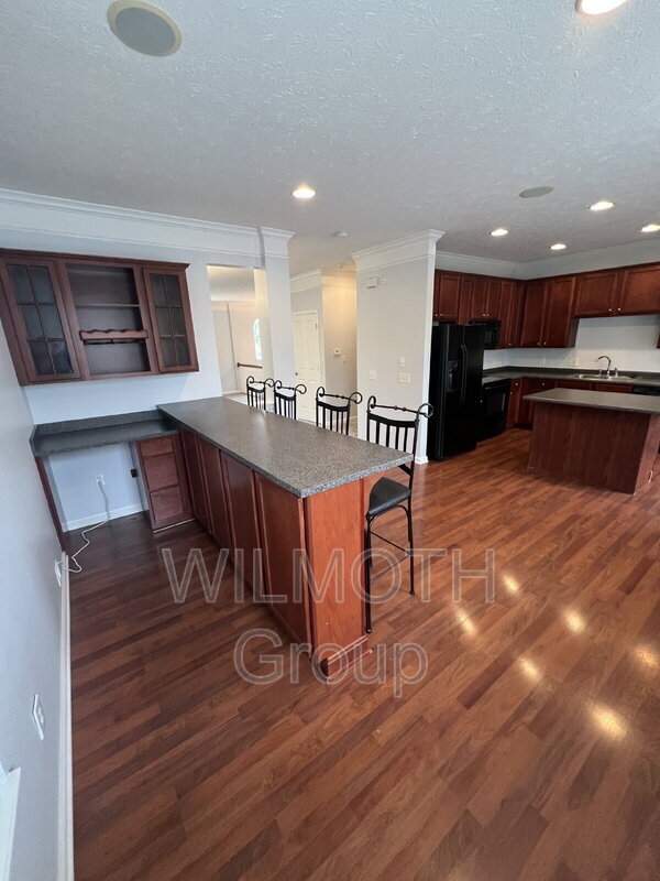 Building Photo - 9451 Glencroft Way