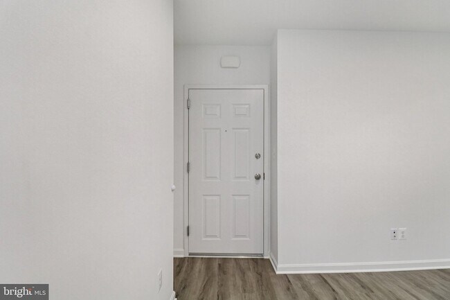 Building Photo - 303 Seaton Pl NE