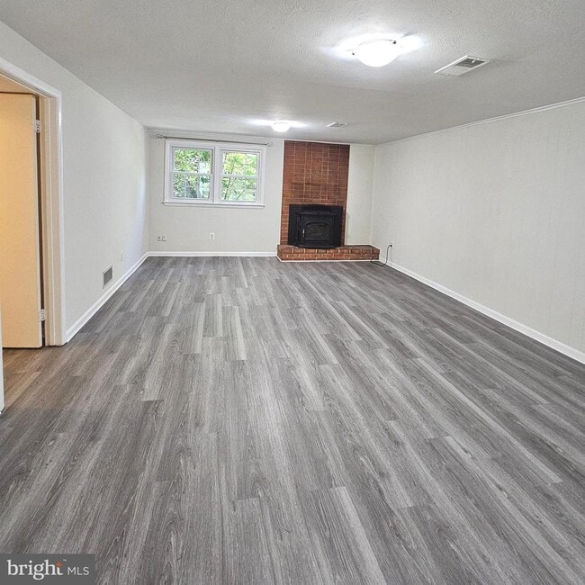 Building Photo - 8925 Falling Creek Ct