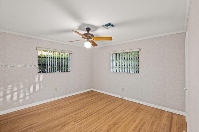 Building Photo - 736 Alhambra Cir