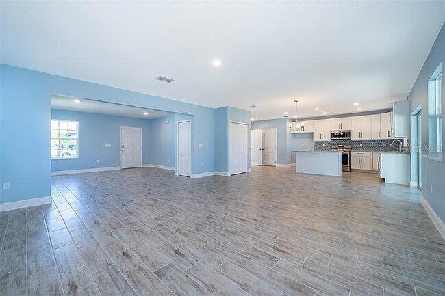 Building Photo - 626 Taft Dr