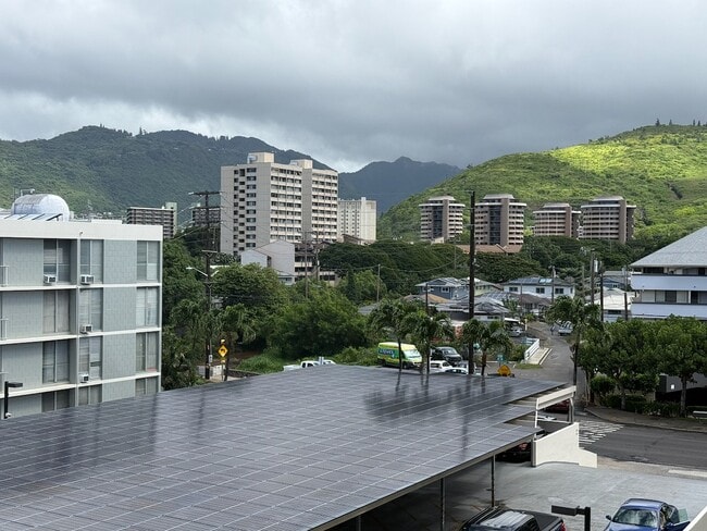 Building Photo - Sunny 2-Bed in Honolulu with Pool, BBQ Area, and Covered Parking - Close to UH-Manoa