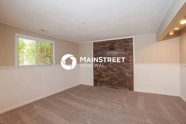 Building Photo - 4 Bedroom Pet-Friendly Home in Clearfield,...
