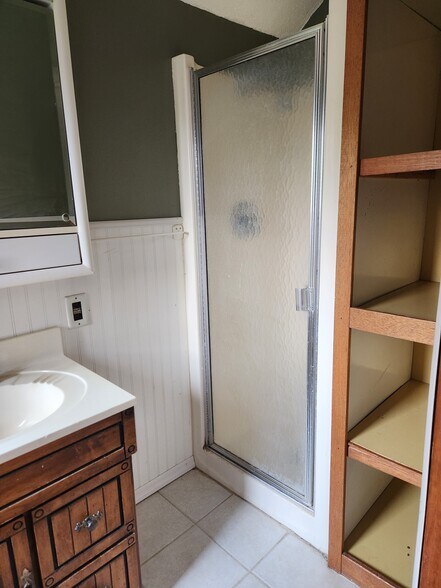 Building Photo - 123 N Thomas St