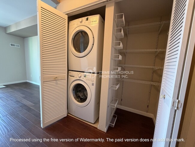 Building Photo - 8400 Oceanview Terrace